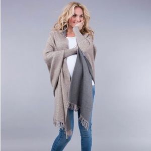 NWT Seraphine Maternity two-tone Maternity & Nursing Shawl Wrap